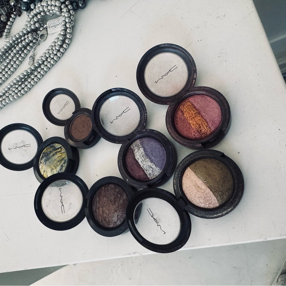 Bundle of 6 Mac eyeshadows